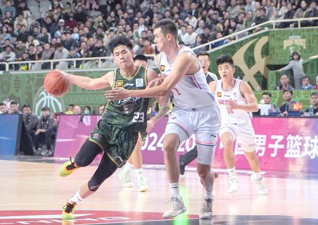 开云平台-球队内部积极备战新季，全力冲击季后赛的简单介绍