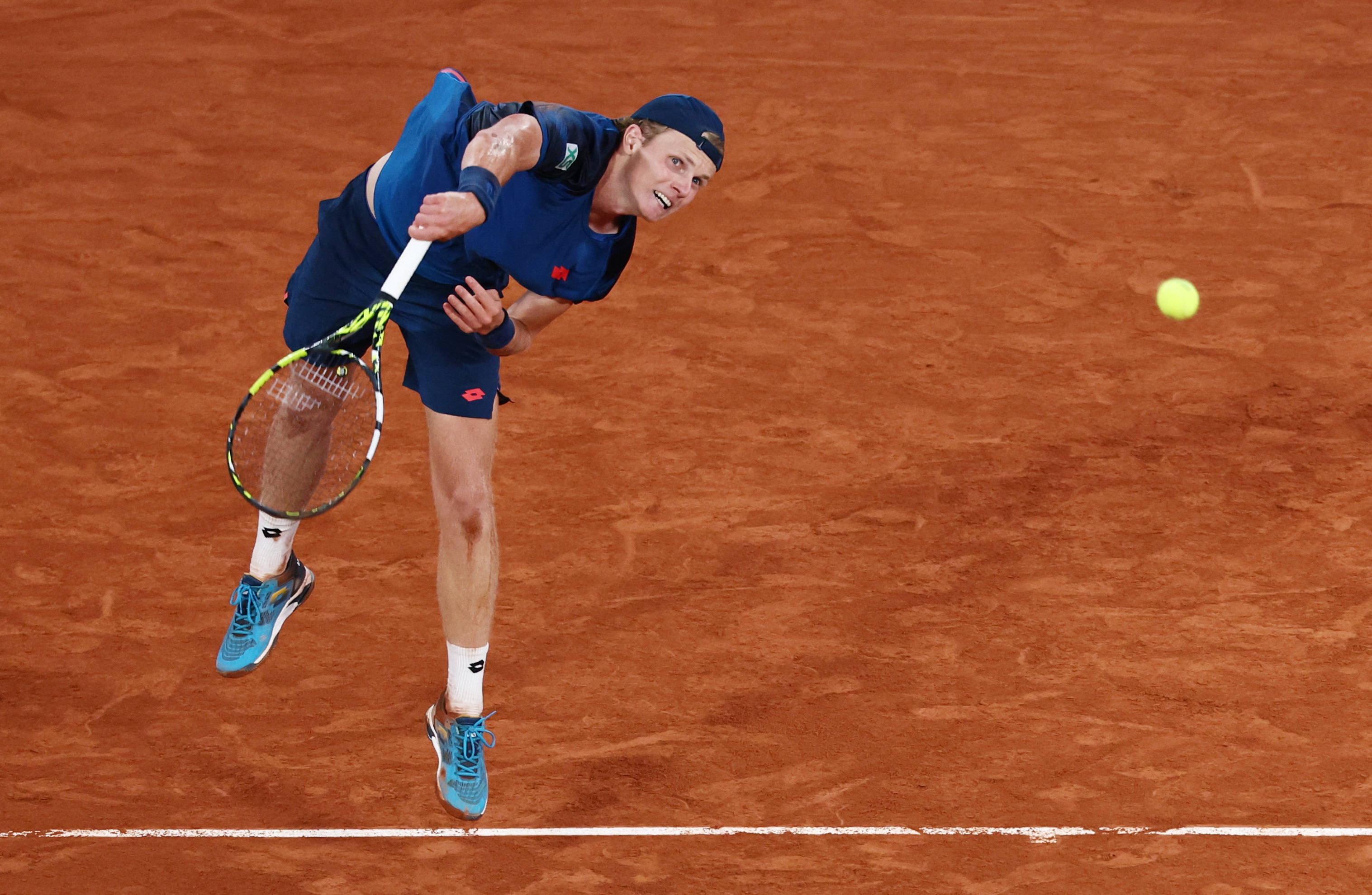 开云官网-网球选手刷新世界纪录,震撼全场