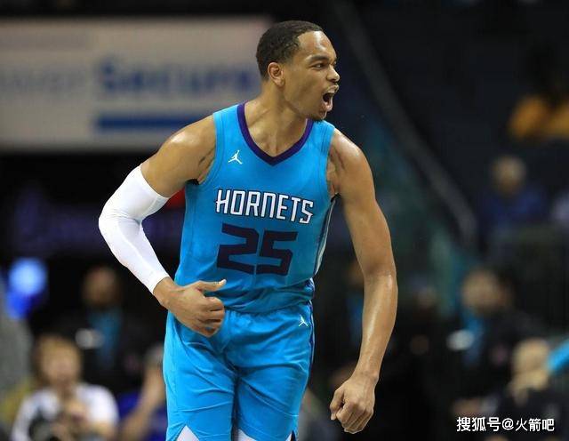 黄蜂球员接受手术治疗，伤情成焦点