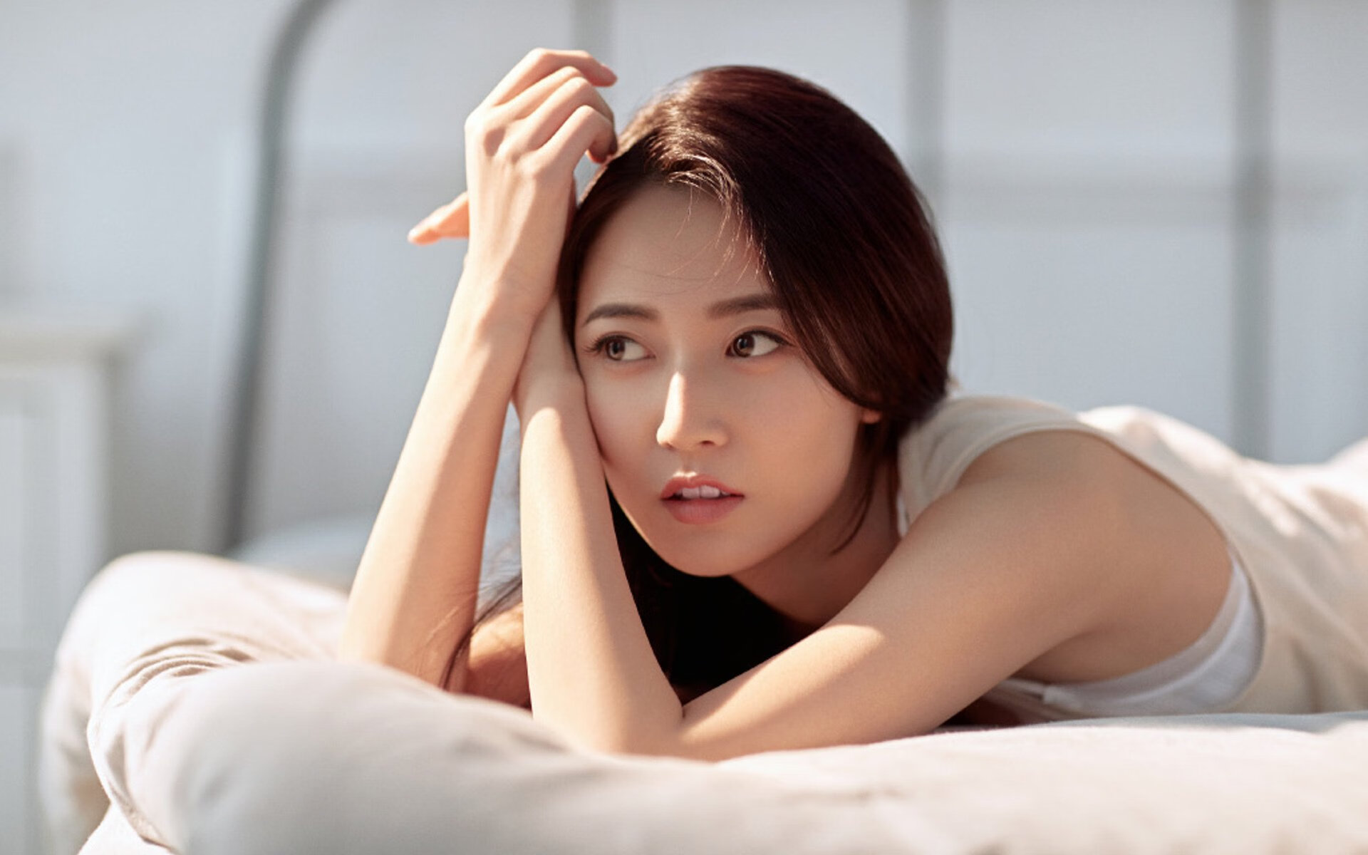 卢卡库双响炮撕裂钢铁防线，多特蒙德3-0碾压莱比锡红牛登顶德甲巅峰对决