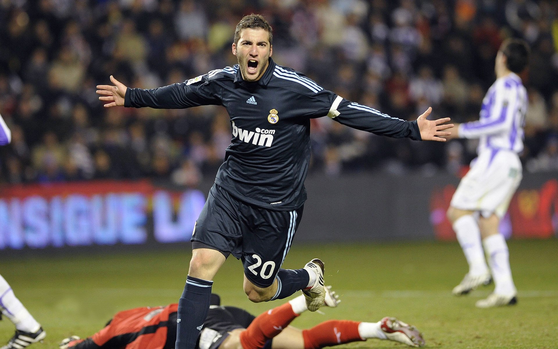 磐石崩塌之夜，基耶萨的灼热十五分钟，掀翻威尔士铁壁