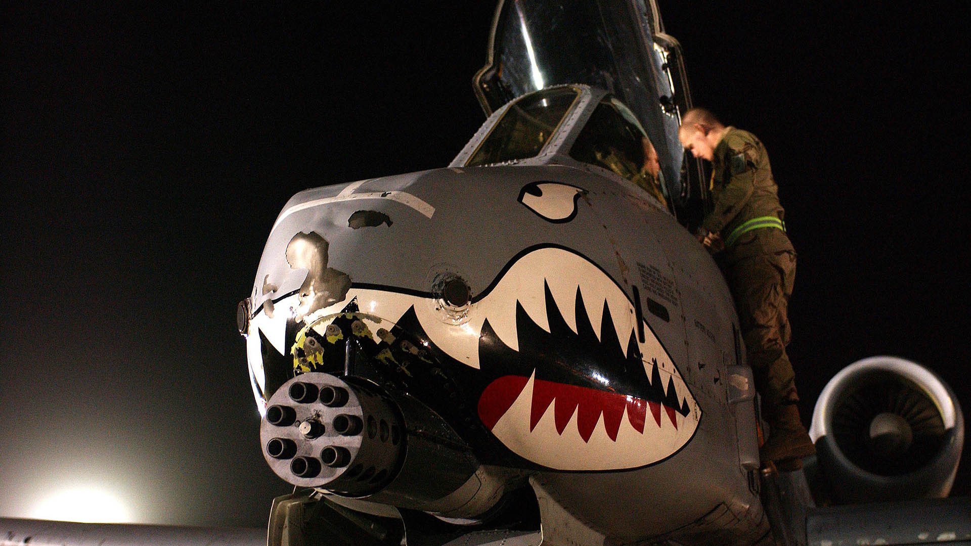 哈弗茨光芒四射引爆全场，丹麦力克突尼斯展现实力足球