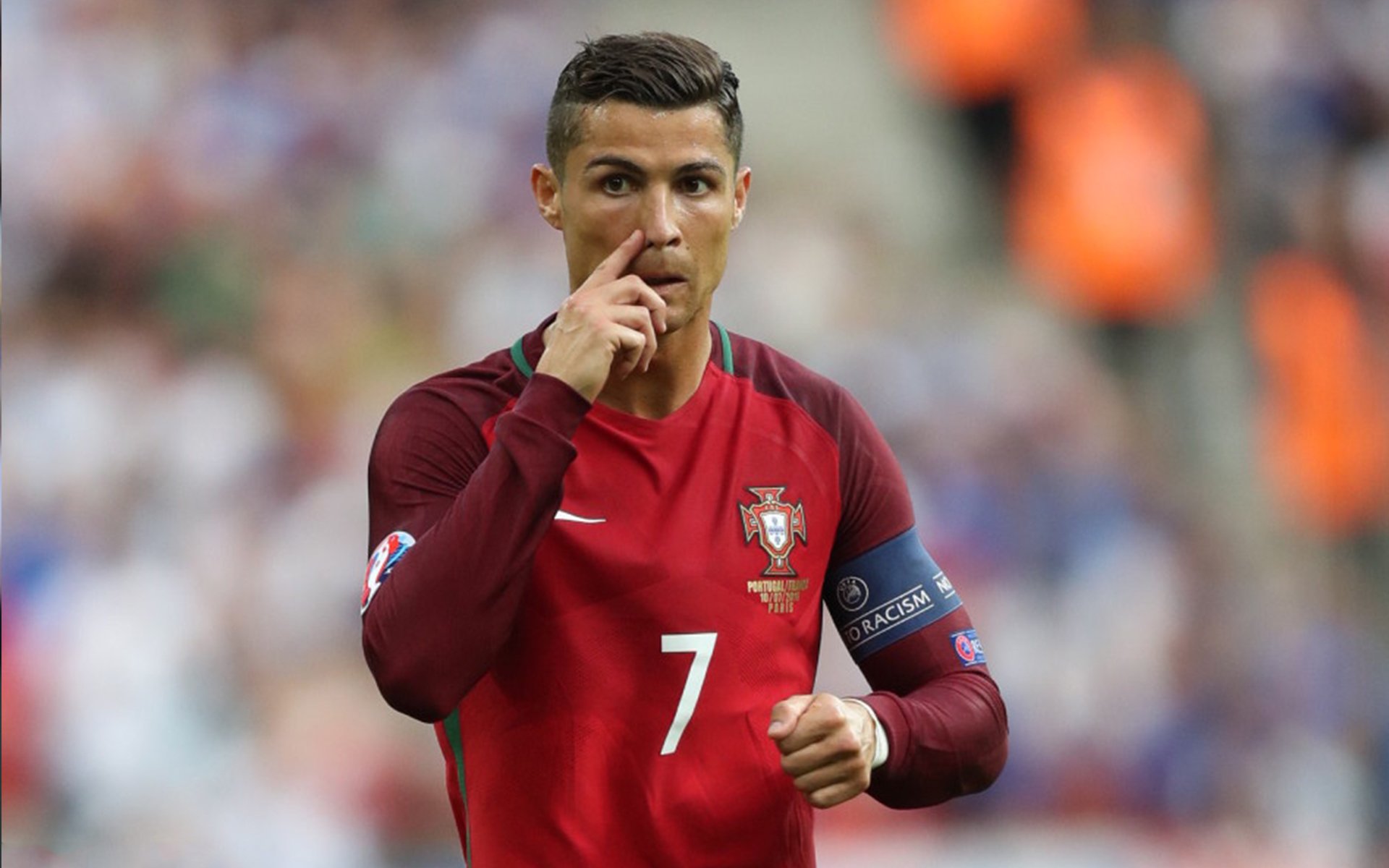 绿茵奇谭，当锋刃化为坚盾，苏亚雷斯用三记抢断锁住英超王冠