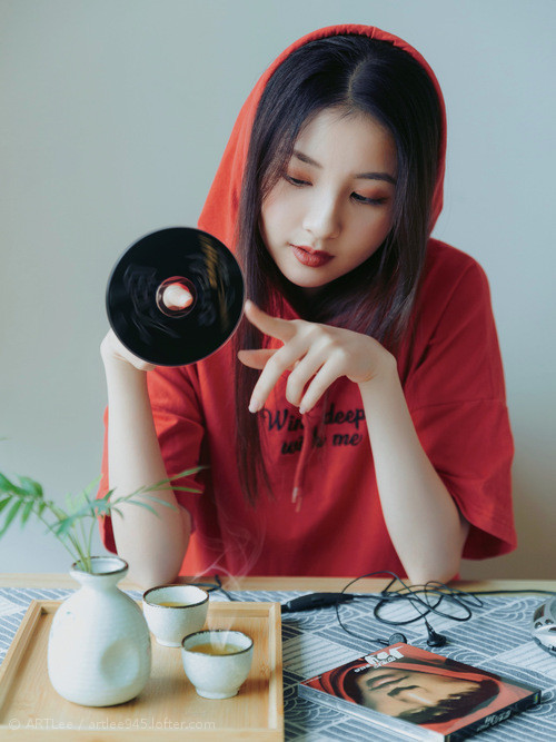 唯一的男主角，当帕尔默把爱尔兰与牙买加的友谊赛，变成一个人的孤岛